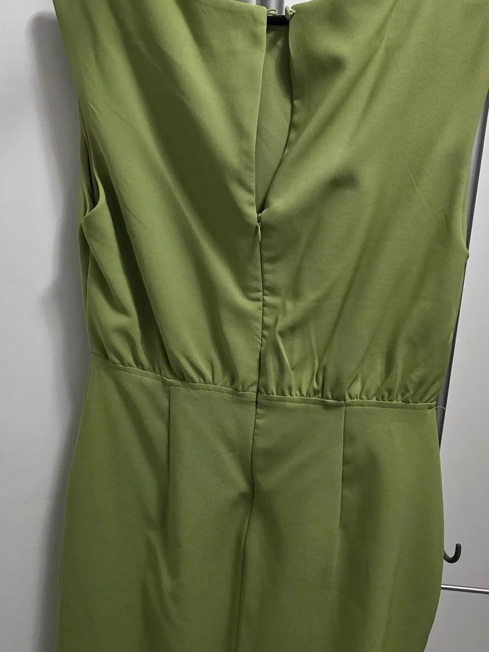 Dynamite Olive Green Sleeveless Midi Dress - Picture 2 of 3